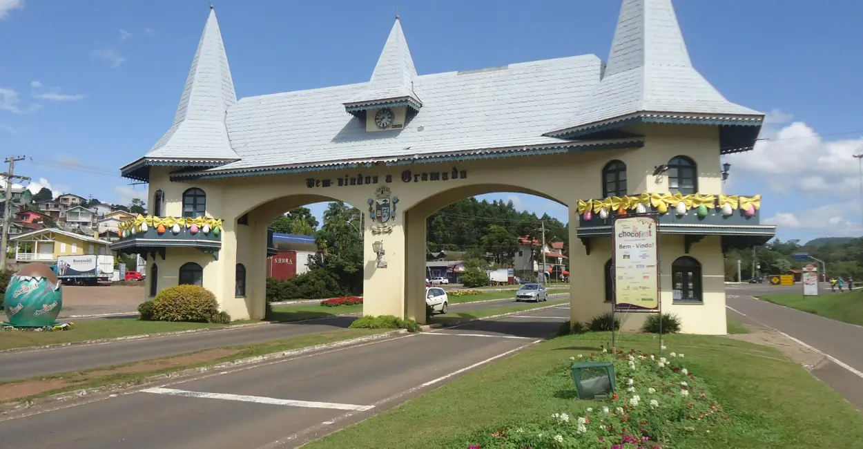 gramado com crianças